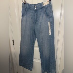 Uniqlo Flared wide Leg Blue Jeans with Relaxed Fit